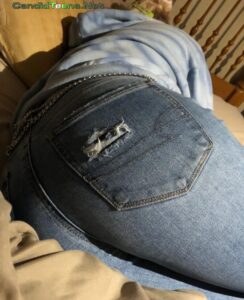 Spying on sexy step sister ass in tight jeans - Candid Teens