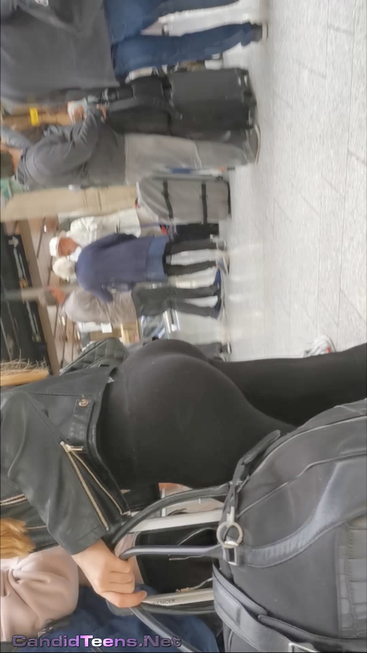 Hs teens Randomly taken bubble butt creepshots - Candid Teens