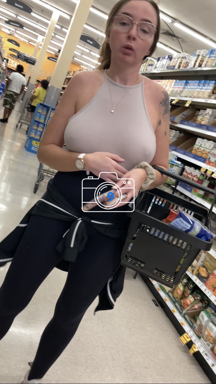 milf braless boobs creepshot