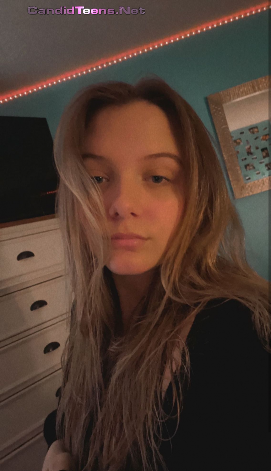 Horny local teen Snap nudes - Candid Teens