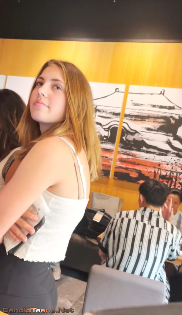 Blonde sexy ass creepshot in lulu leggings - Candid Teens