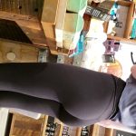 Epic bubble ass teen in skin tight lulu leggings creepshot IMG_20260407_004349